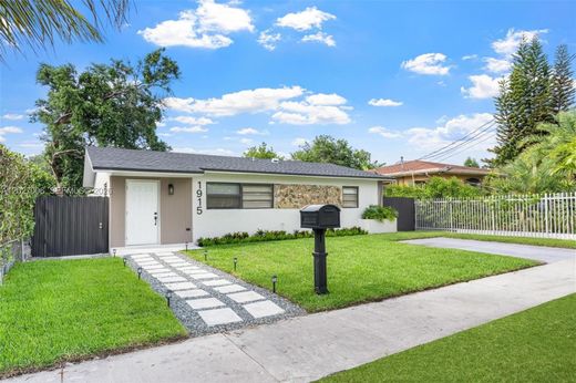 Вилла, Miami Heights Trailer Park, Miami-Dade County