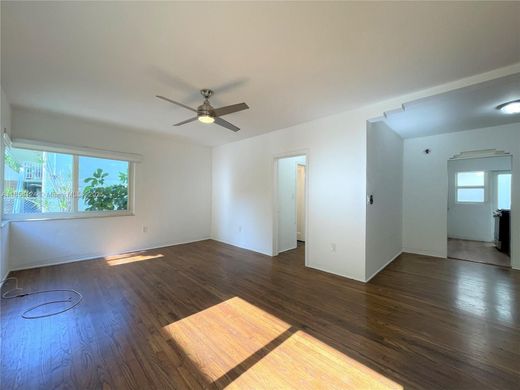 Miami Beach, Miami-Dade Countyのアパートメント・コンプレックス