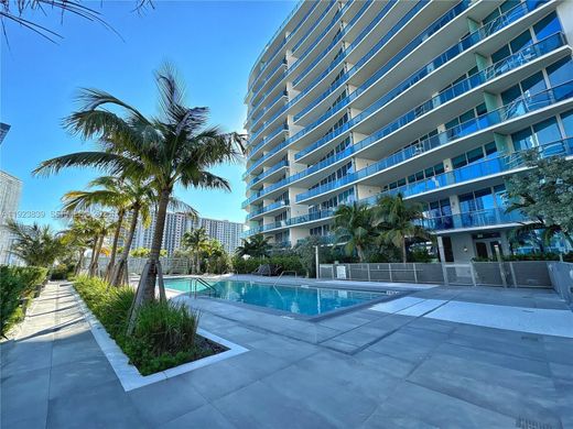 Wohnkomplexe in Sunny Isles Beach, Miami-Dade County