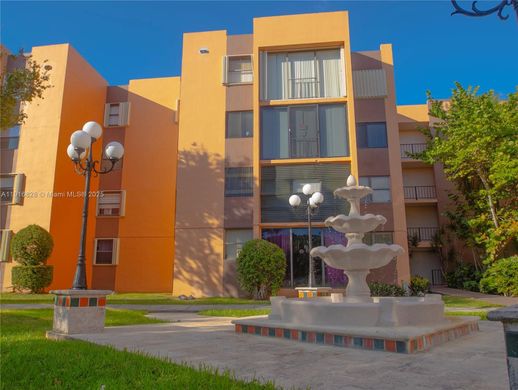 Appartementencomplex in Miami Terrace Mobile Home, Miami-Dade County