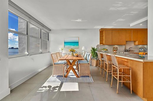 Edificio en North Miami, Miami-Dade County