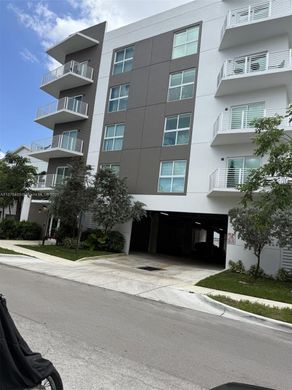 Residential complexes in Hollywood, Broward County