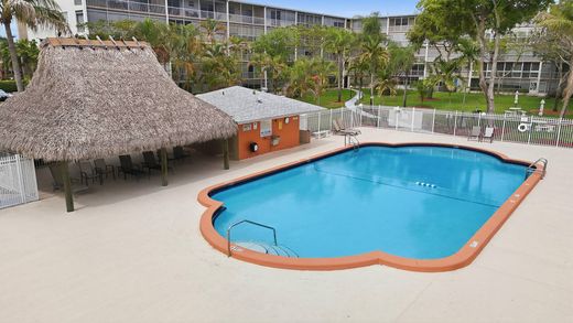 Residential complexes in Hollywood, Broward County