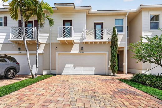 Townhouse in Royal Palm Beach, Palm Beach