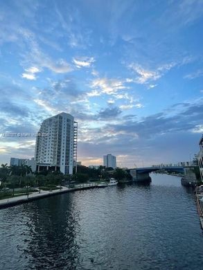 Residential complexes in Miami, Miami-Dade
