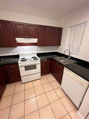 Kamienica w Hialeah, Miami-Dade County