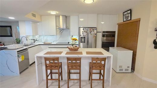 Residential complexes in Tamarac, Broward County