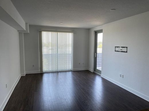 Residential complexes in Hollywood, Broward County