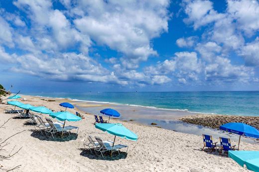 Residential complexes in Palm Beach Shores, Palm Beach