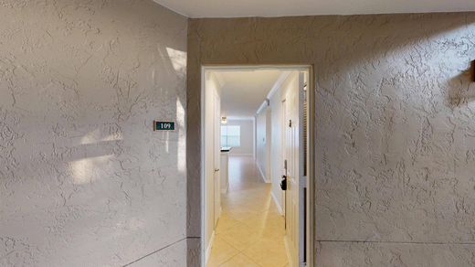 Residential complexes in Delray Beach, Palm Beach