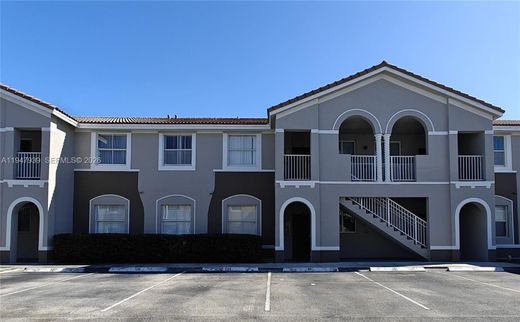 Residential complexes in Homestead, Miami-Dade