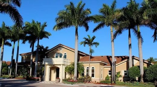 Residential complexes in Boynton Beach, Palm Beach