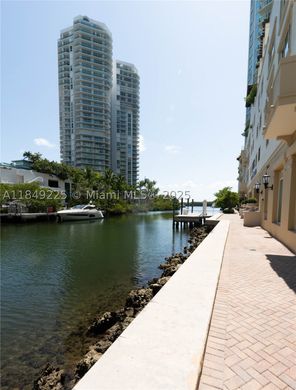 Townhouse in Sunny Isles Beach, Miami-Dade