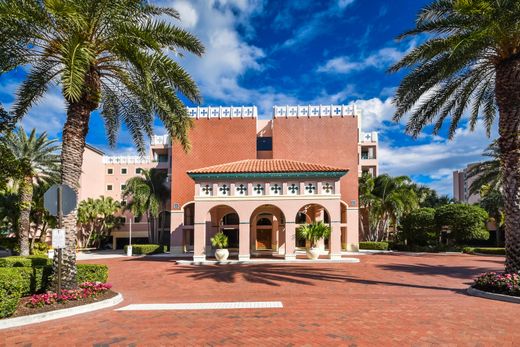 Residential complexes in Boca Raton, Palm Beach