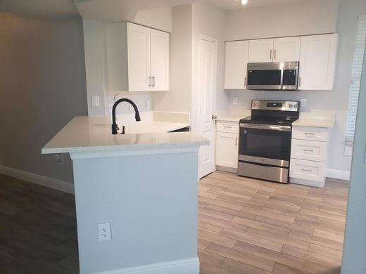 Residential complexes in Boynton Beach, Palm Beach