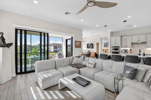 Residential complexes in Boca Raton, Palm Beach
