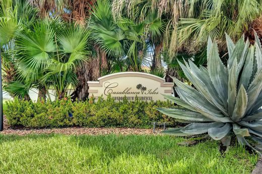 Residential complexes in Boynton Beach, Palm Beach