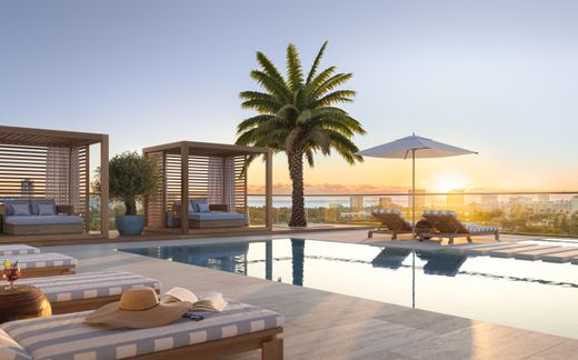 Residential complexes in Boca Raton, Palm Beach