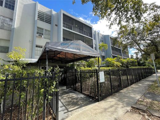 ‏בניין ב  North Miami, Miami-Dade County