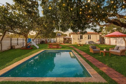 Villa in North Miami, Miami-Dade