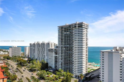Residential complexes in Fort Lauderdale, Broward County