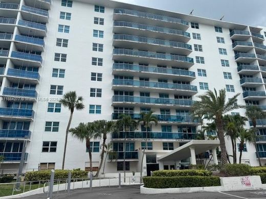 Wohnkomplexe in North Bay Village, Miami-Dade County