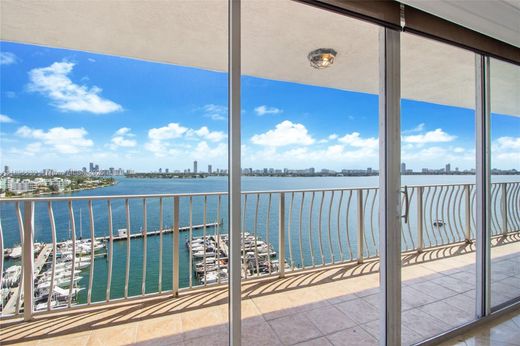 Kamienica w North Bay Village, Miami-Dade County