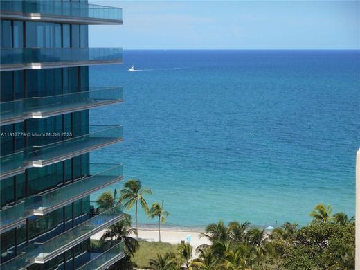 Bal Harbour, Miami-Dade Countyのアパートメント・コンプレックス