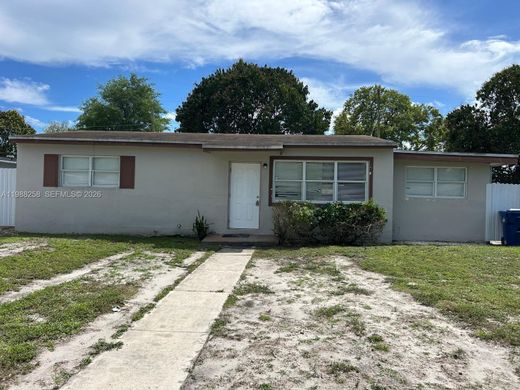 Villa in Miami Gardens, Miami-Dade County