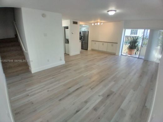Residential complexes in South Miami, Miami-Dade