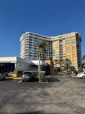 Residential complexes in Hallandale, Broward County