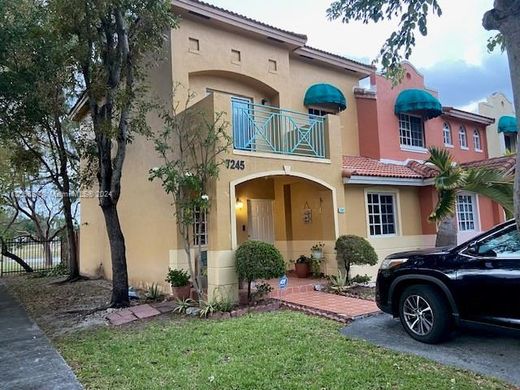Casa adosada en Hialeah, Miami-Dade County