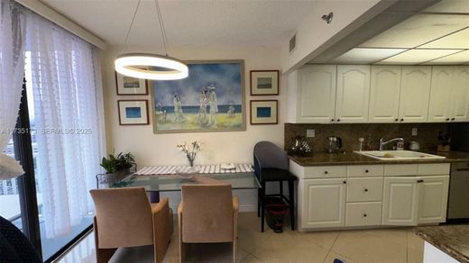 Complesso residenziale a Sunny Isles Beach, Miami-Dade County