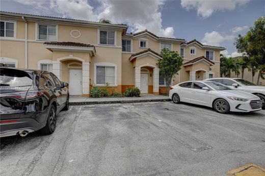 Κτίριο σε Hialeah, Miami-Dade County