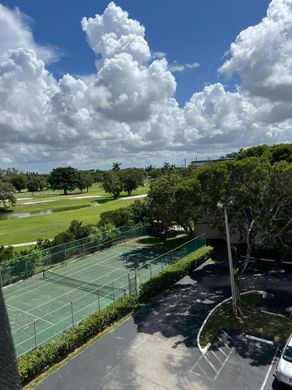 Residential complexes in Hialeah, Miami-Dade