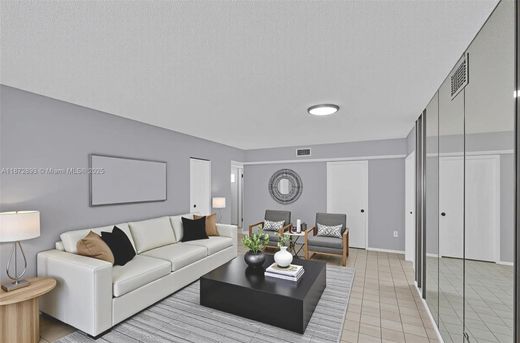 Residential complexes in Miami Beach, Miami-Dade