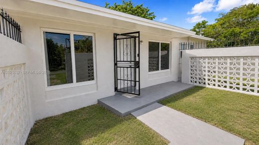 Villa - Miami Gardens, Miami-Dade County