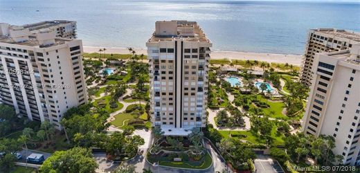 Residential complexes in Lauderdale by the sea, Broward County