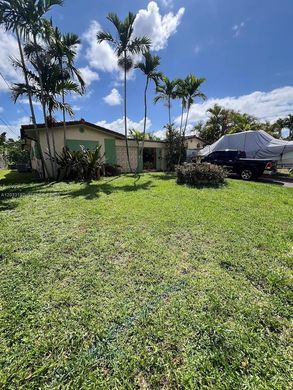 Villa in Oakland Park, Broward County