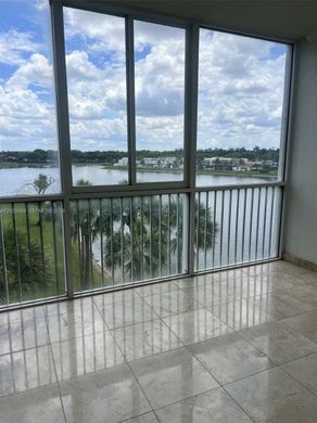 Residential complexes in Doral, Miami-Dade