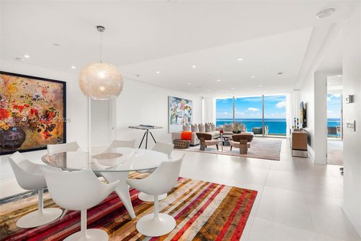 Residential complexes in Bal Harbour, Miami-Dade