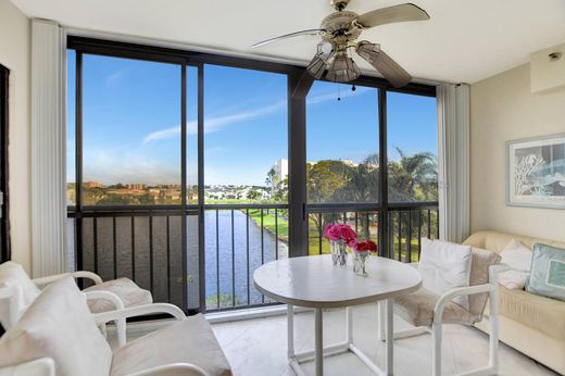 Residential complexes in Delray Beach, Palm Beach