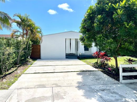 Villa in Oakland Park, Broward County