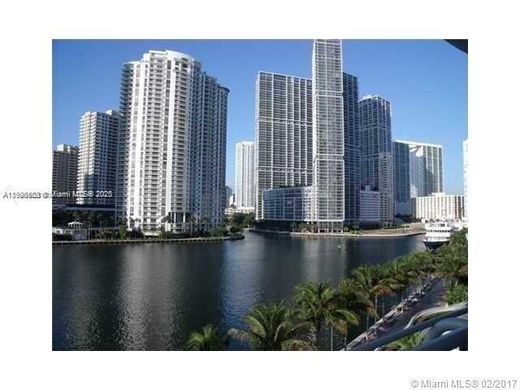 Komplex apartman Miami, Miami-Dade County