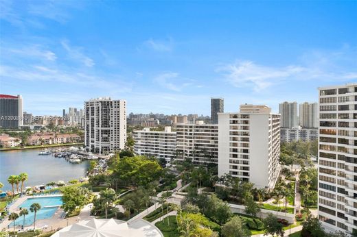 Residential complexes in Hallandale, Broward County