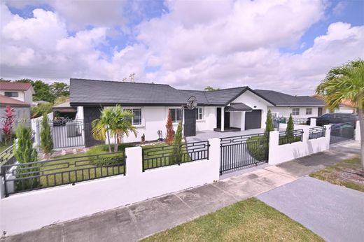 Βίλα σε Miami Terrace Mobile Home, Miami-Dade County