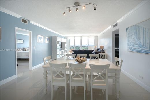 Жилой комплекс, Майами-Бич, Miami-Dade County