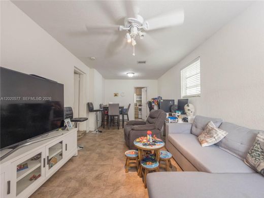 Residential complexes in Miami Springs, Miami-Dade