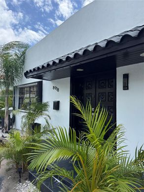 Villa in Surfside, Miami-Dade