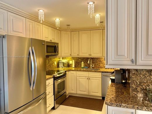 Complesso residenziale a Hallandale Beach, Broward County